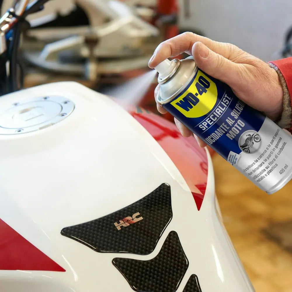 WD-40 Specialist Lucidante al Silicone Moto 400ml 39021/46 (6025444196510)